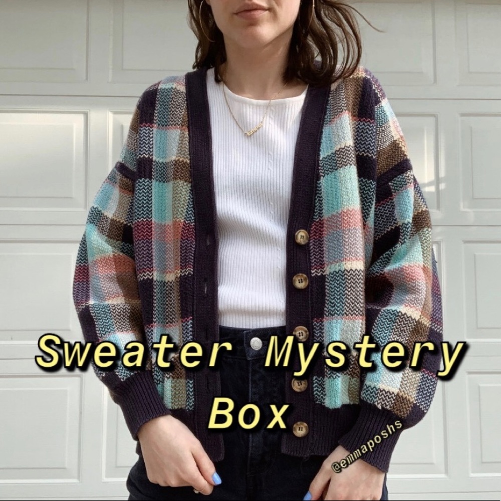 📦 Sweater Mystery Box 📦 - Picture 1 of 6